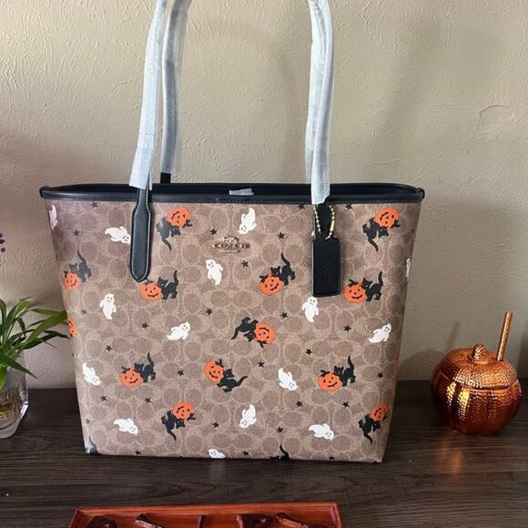 NWT Coach City Tote In Signature Canvas With Halloween Print CW450 - Picture 2 of 8
